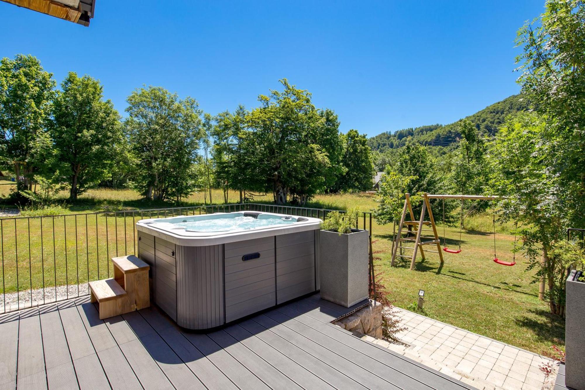 Modern Alpine Monsalbius Chalet Baske Ostarije Exterior foto